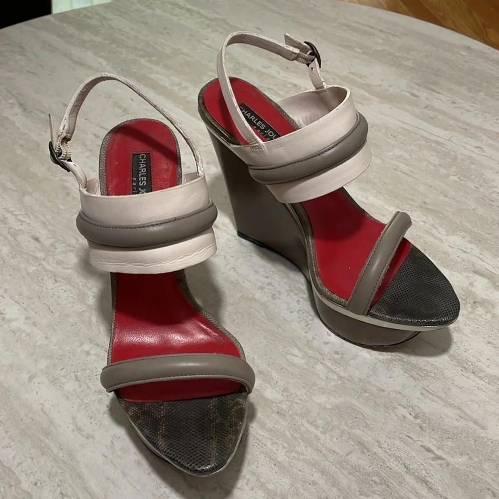 Charles Jourdan GLEE Slingback
Wedge Sandals *7 - Picture 2 of 7